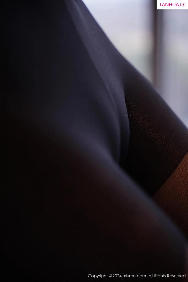   [XiuRen]高清写真图 2024.03.04 No.8170 蕾蕾醒了没 黑丝性感第64张图片
